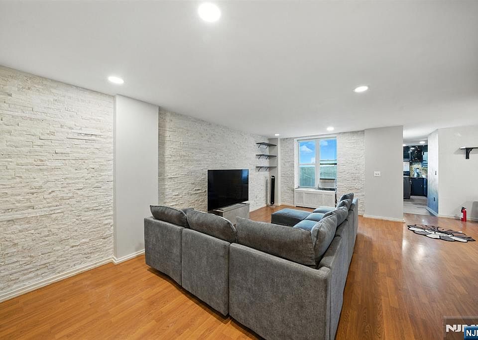 1st image of 50 Glenwood Avenue