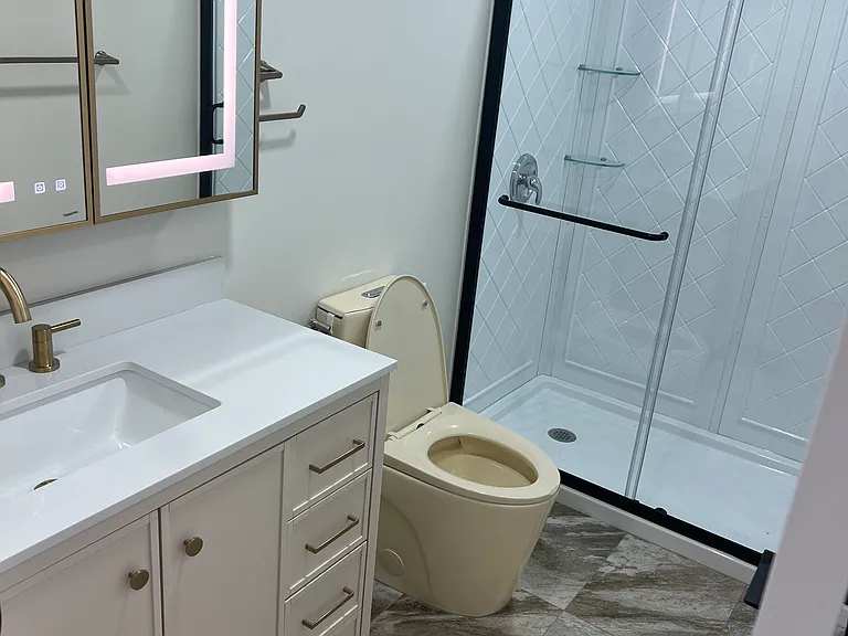 32 Kathleen Pl — Photo 2