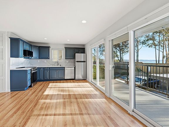 Double sliding doors along the living area for maximum views and balcony acccess.