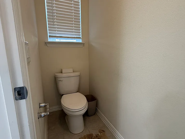 2504 Melrose Dr — Photo 28
