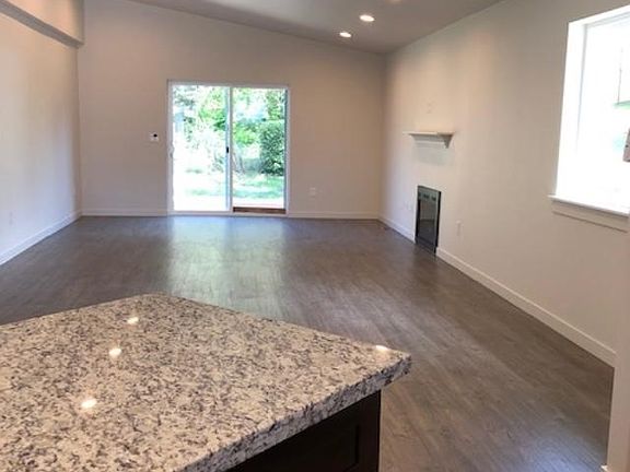 4th image of 14227 A Street S