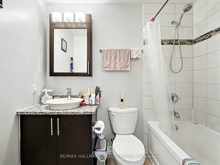 40 Nepean St #1502 — Photo 16