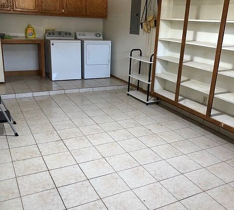 3rd image of 2119 Crystal Dr