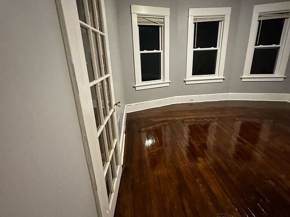 5th image of 60 Collins St #1