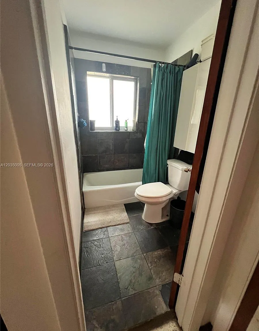 Biscayne Heights — Photo 4