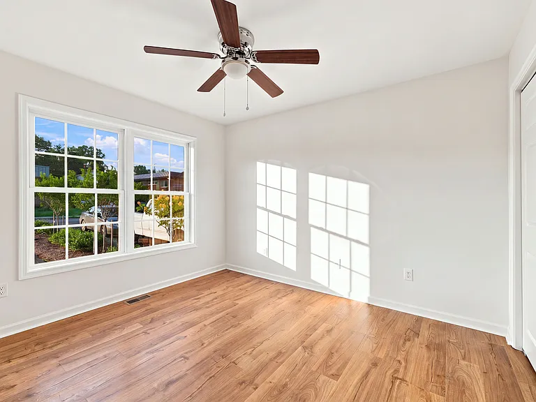 409 S Magnolia Ave — Photo 5