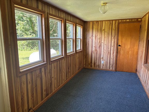 3rd image of 15648 Norrish Rd