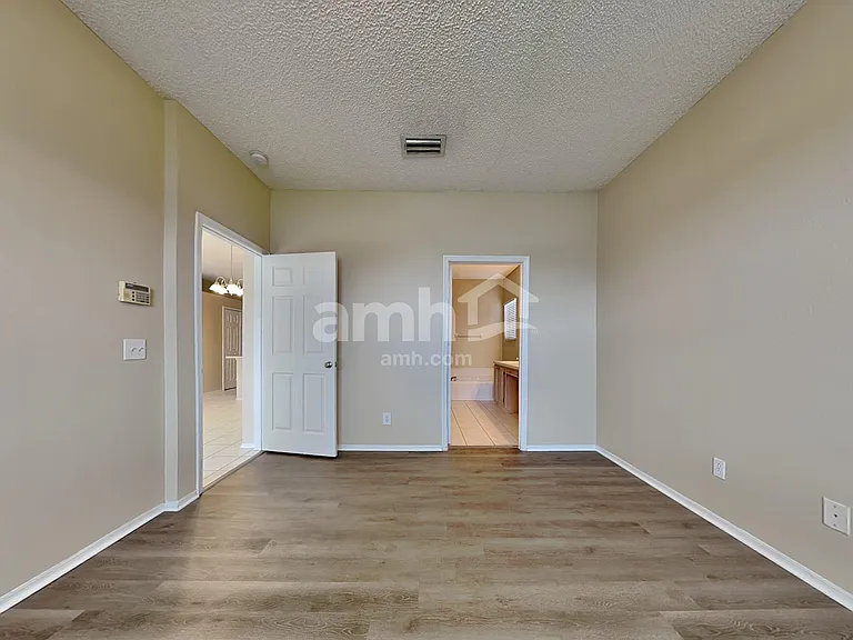 451 Sand Ridge Dr — Photo 8