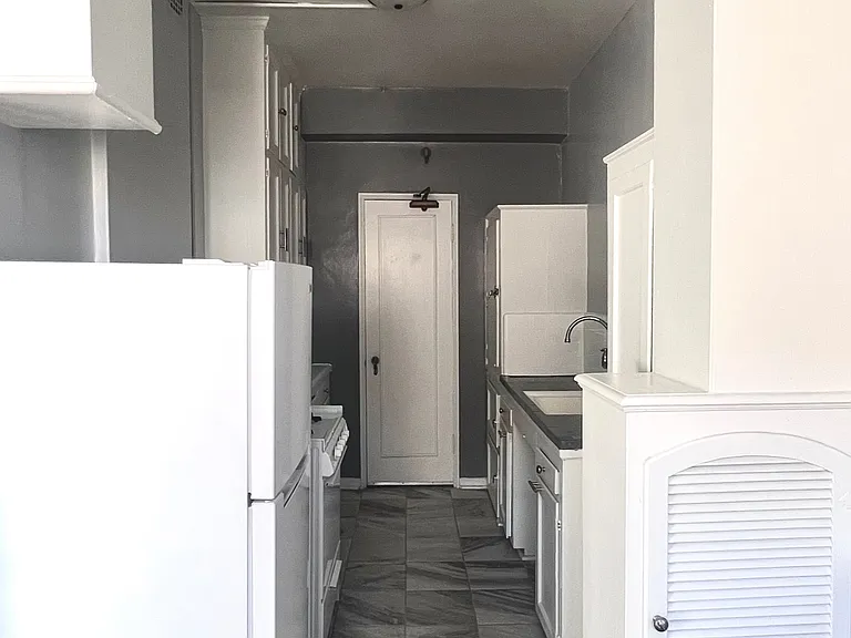 La Leyenda Apartments — Photo 29