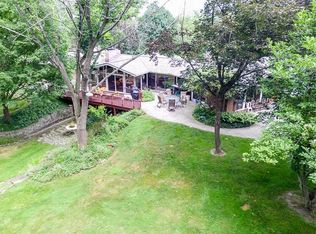 10242 Echo Hill Dr, Brecksville, OH 44141