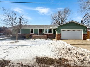 919 S Van Buren St, Sullivan, IL 61951