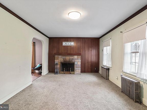 5th image of 301 Roxbury Rd