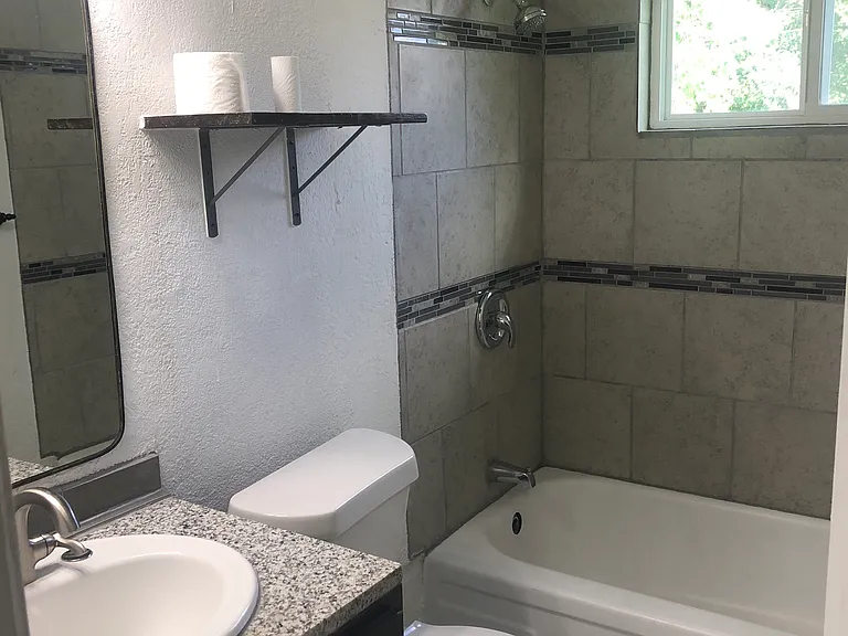 415 Candlelight Ln — Photo 6