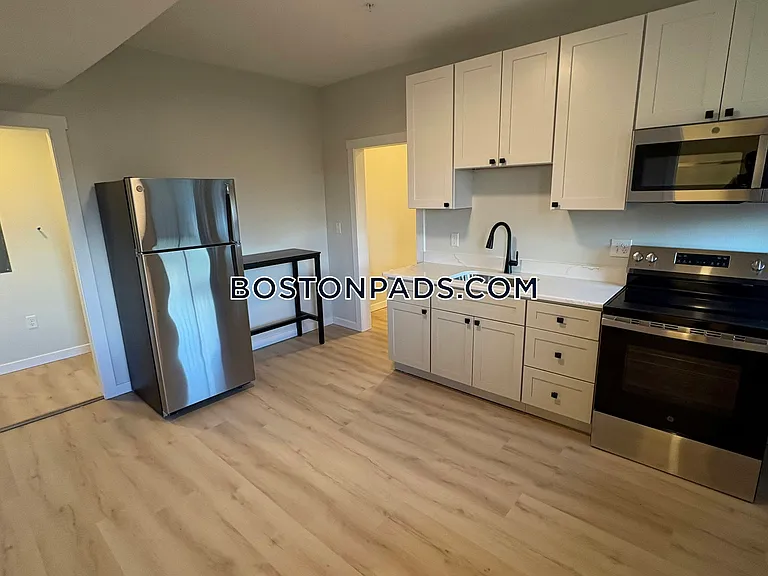 28 Woodland St #3 — Photo 1