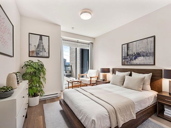 3rd image of 1012 Auckland St #209