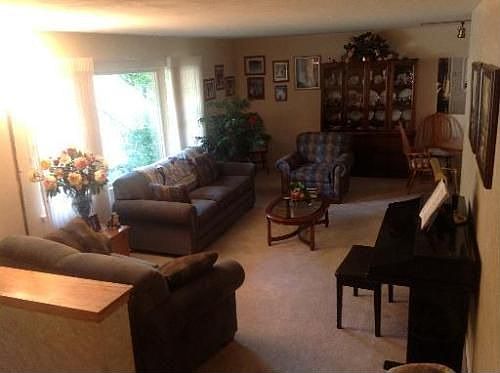 3rd image of 521 Cypress Dr