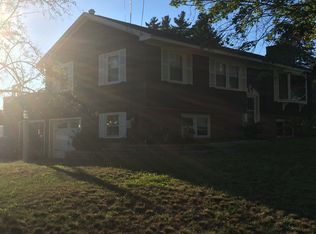 13 Hickory St, Hudson, NH 03051