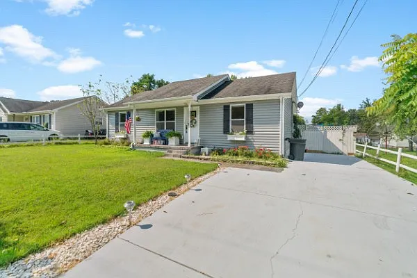 1327 Hugh Hunter Rd — Photo 9