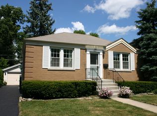 280 E Burlington St, Riverside, IL 60546