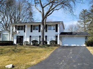 4520 Valleyview Dr, West Bloomfield, MI 48323