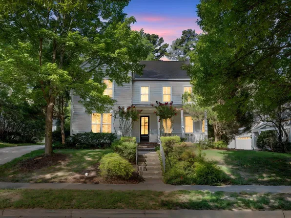 127 Graylyn Dr, Chapel Hill, NC 27516