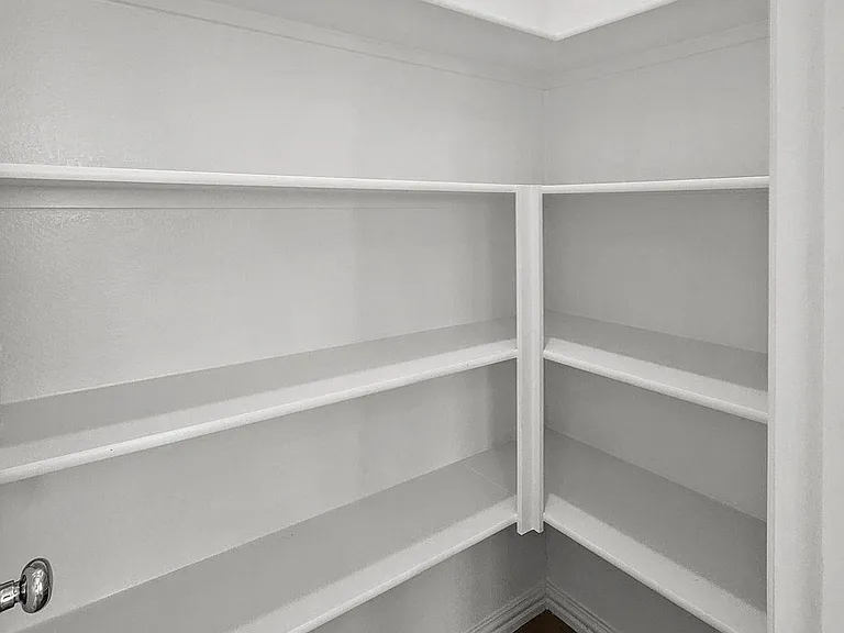 1100 Flameleaf Dr — Photo 6
