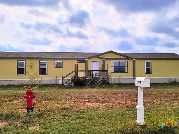 2072 County Road 421, Stockdale, TX 78160