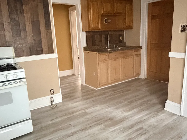 17 Rockville St #1 — Photo 1