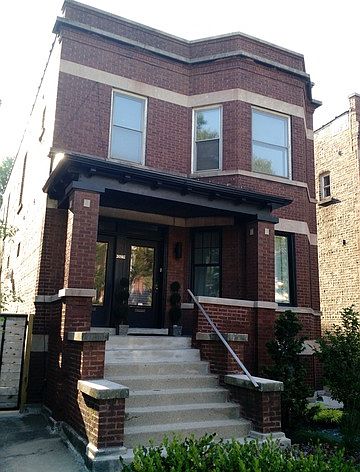 1st image of 3741 N Oakley Ave #2