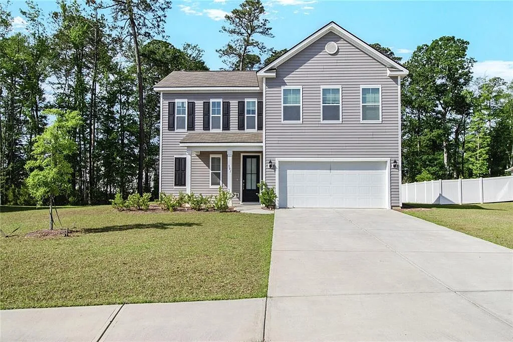 4 bed, 3.5 bath, 2257 sqft, $2,700 — Photo 1