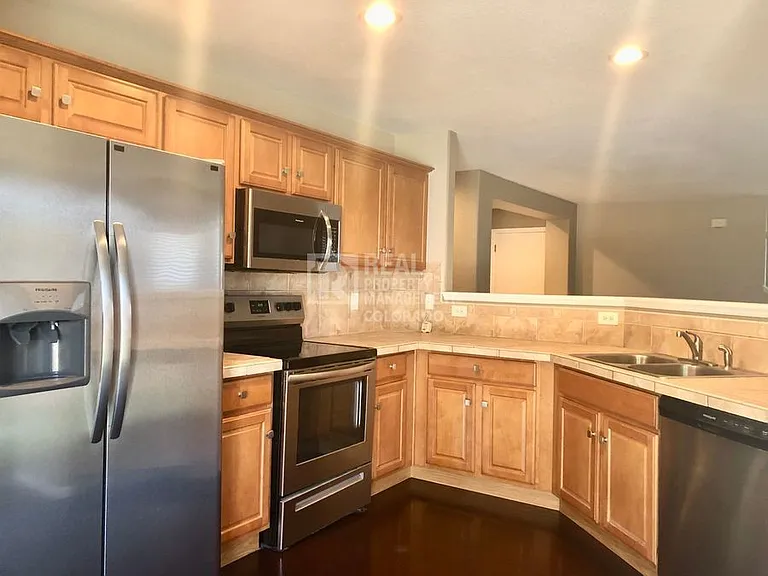 4020 Berwick Ln — Photo 6