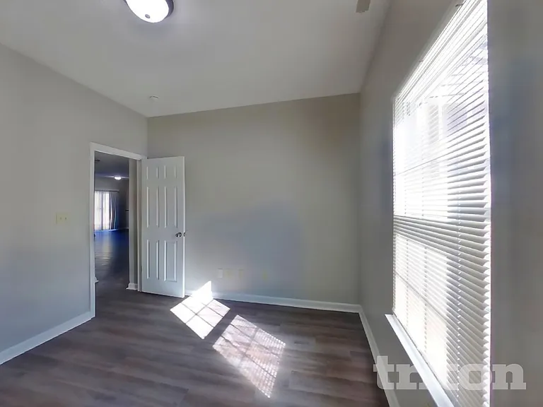 6724 Shanghai Cir — Photo 12