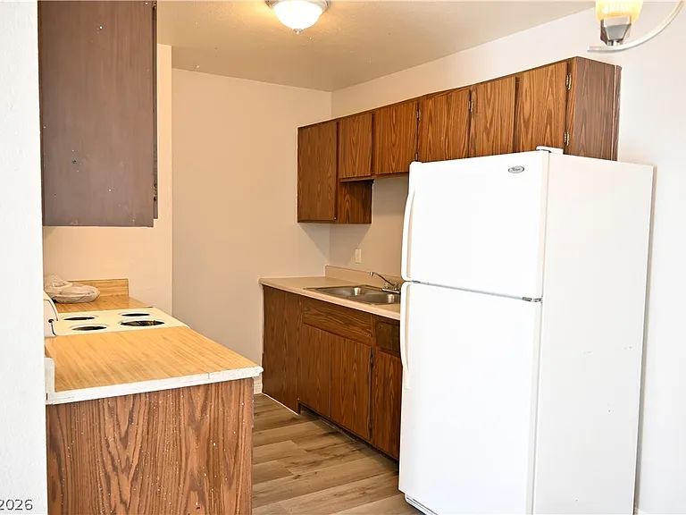 5806 Dodd St #D — Photo 7
