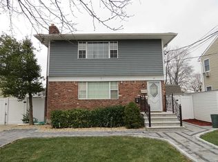 37 Walters Ave, Syosset, NY 11791