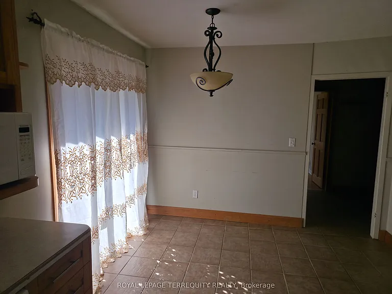 319 Hillcroft St #MAIN — Photo 9