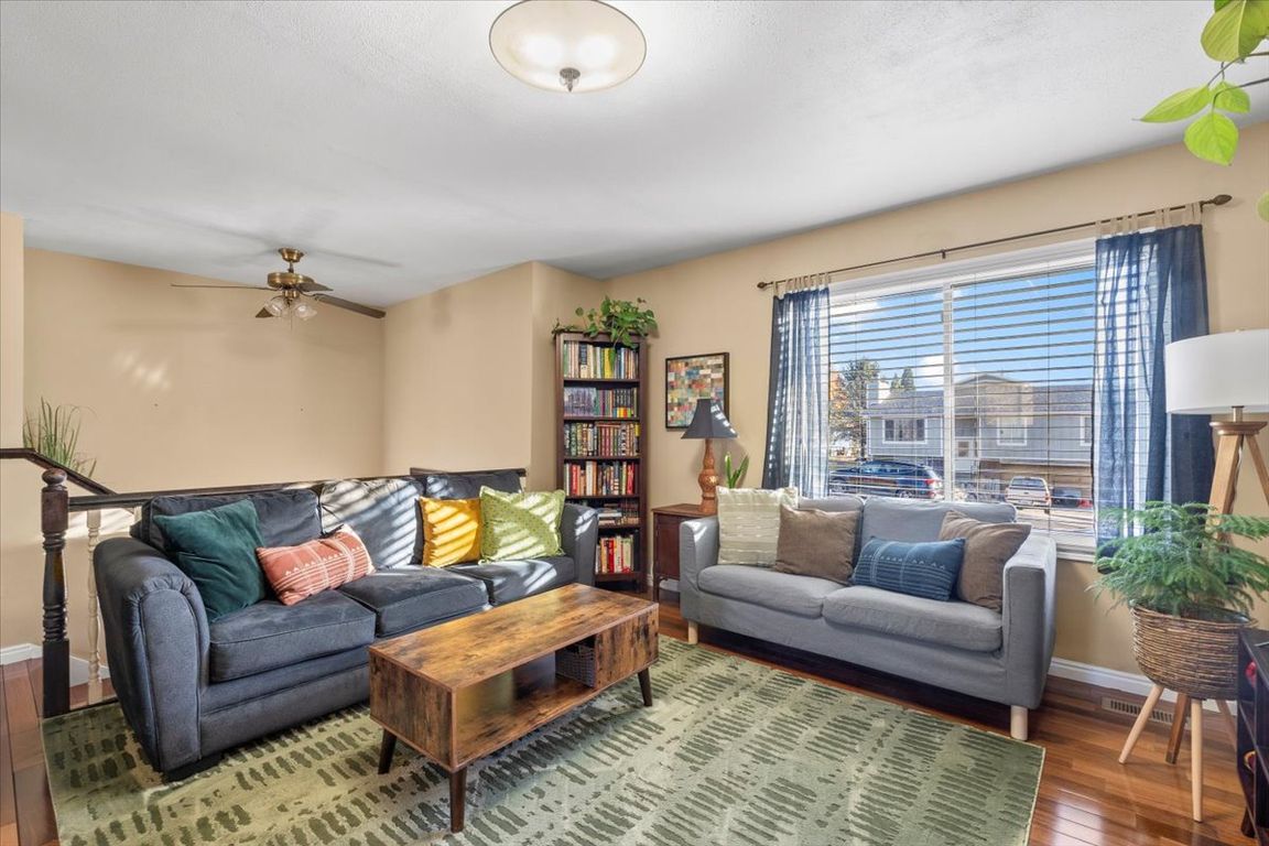 next background image