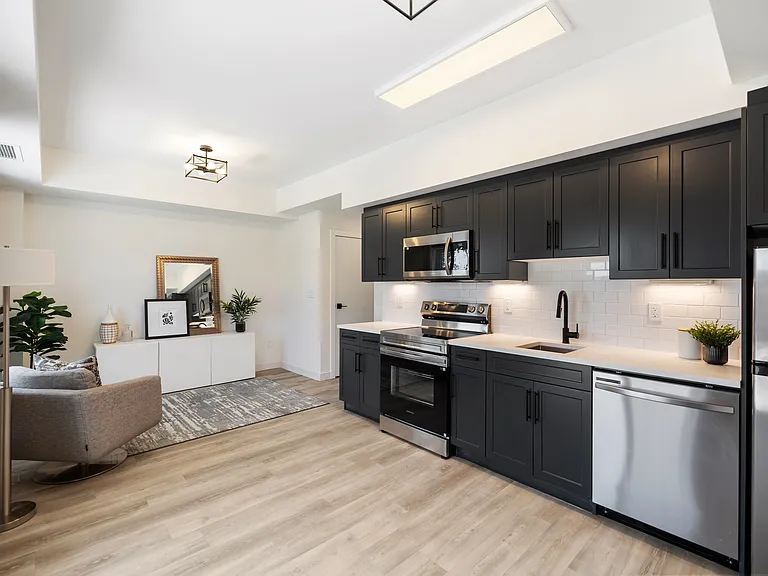 11 Merkel Manza Blvd — Photo 5