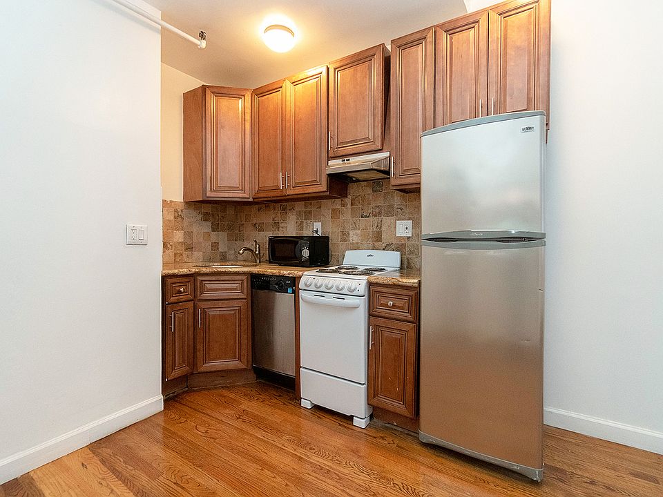 2nd image of 156 W 15th St #4A