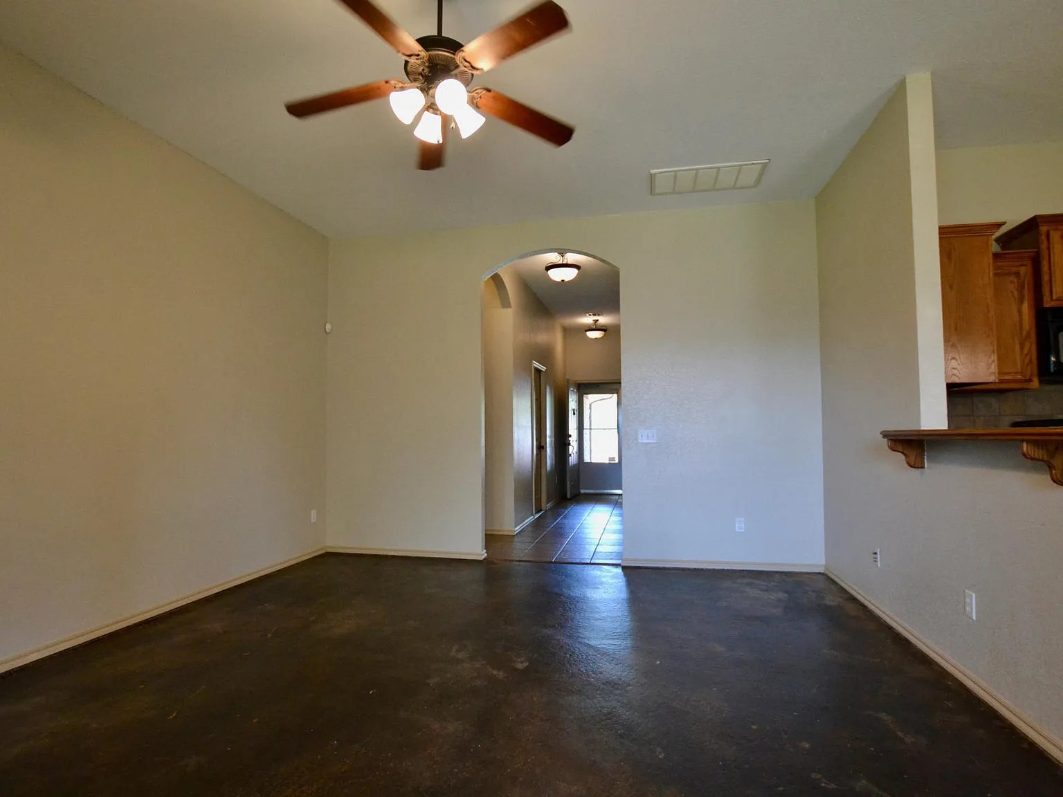 3 bed, 1434 sqft, $1,600 — Photo 3