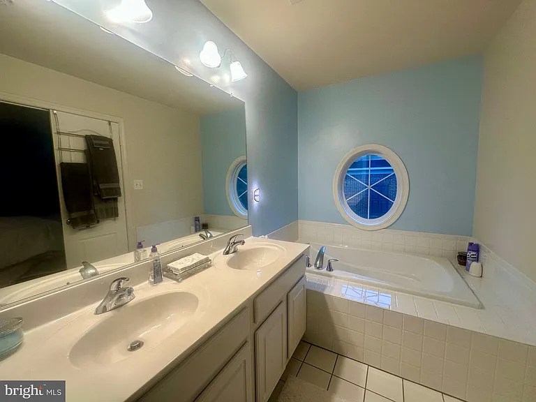 1025 Gaither Rd — Photo 15