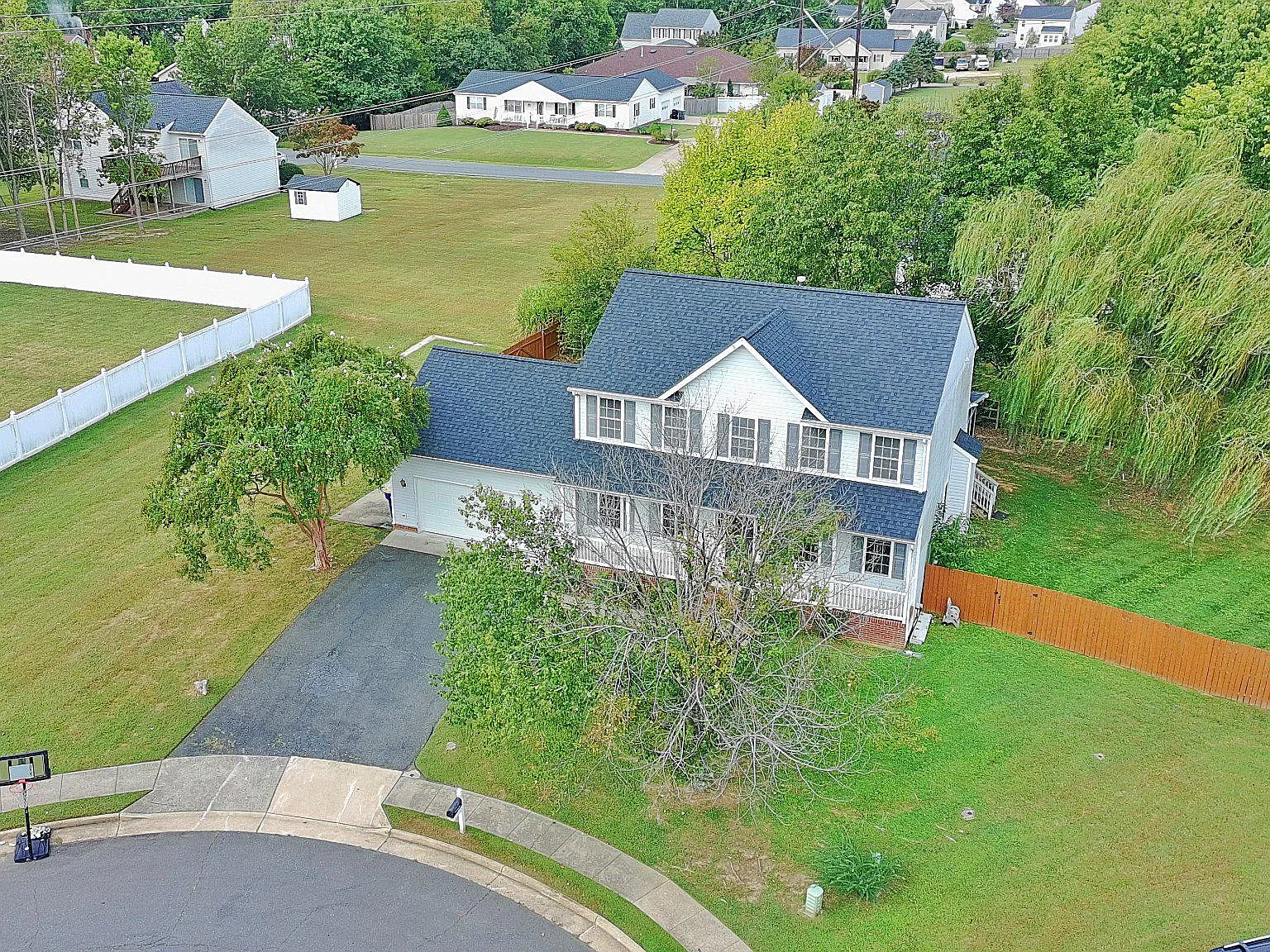 4 bed, 3.5 bath, 2863 sqft, $3,000 — Photo 2
