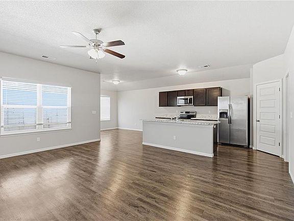 5th image of 21844 Franklin St