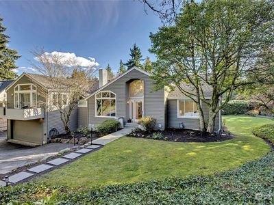 7677 NE 14th Street, Medina, WA, 98039