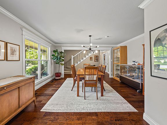 4th image of 1109 E Glenn Ln