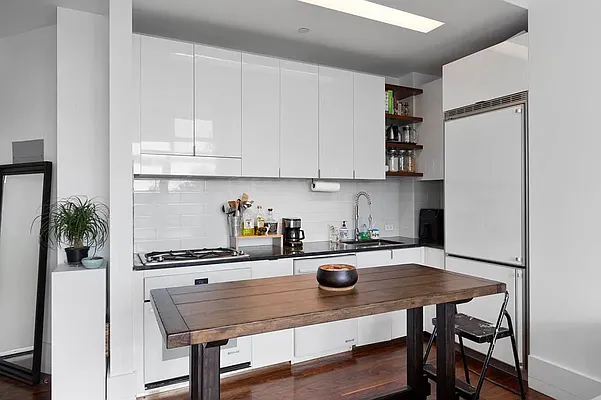 Rented by Compass | media 10