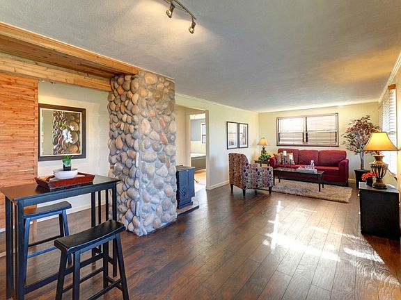 4th image of 1605 Holly Vista Dr