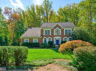 8905 Higdon Dr, Vienna, VA 22182