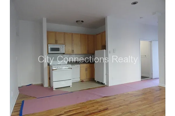 Rented by City Connections Realty | media 18