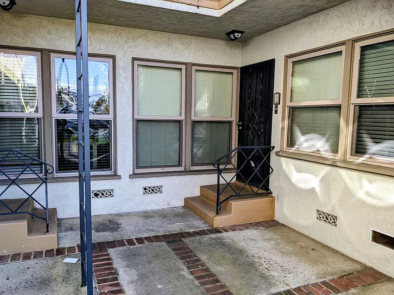 208 Granada Ave — Photo 11