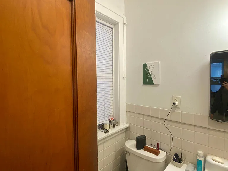 137 Fairview Ave N #4 — Photo 7